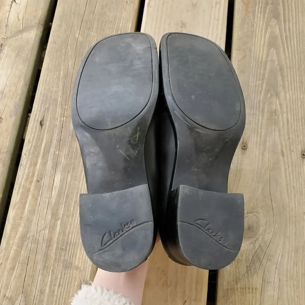 Vintage 90s y2k Clarks Square Toe Chunky Heel Black Leather Heeled Loafer Bootie